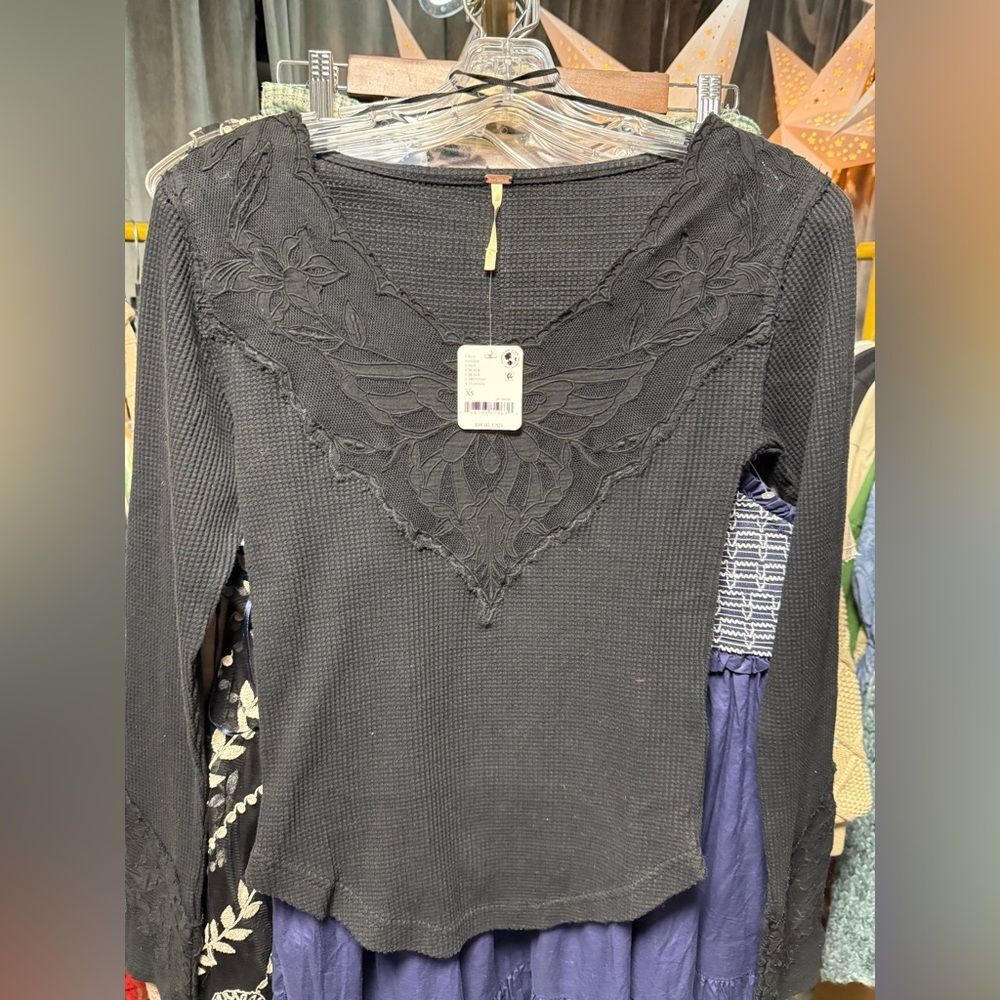 Free People Butterfly Cuff Lace Tim Top in Black - Picture 7 of 10